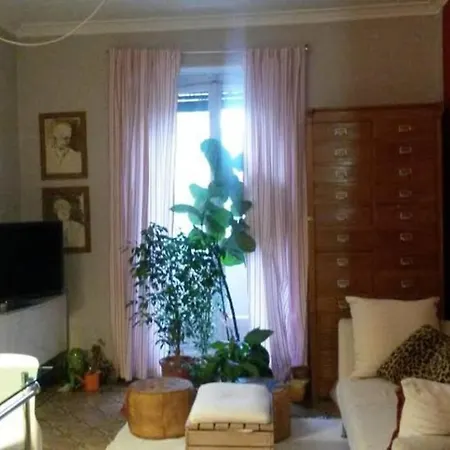 Small & Cute Central Apartment